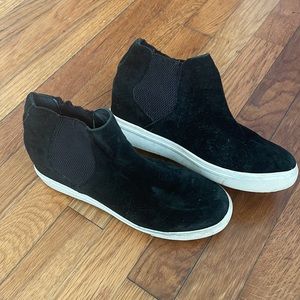 Steve Madden Black Slip On Suede Booties